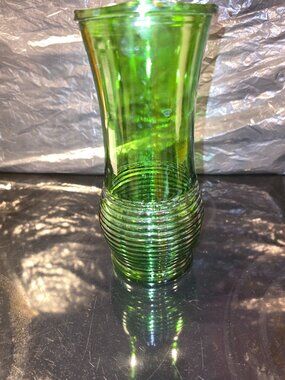 Vase Flower CFG Green Horizontal Ribbed Bouquet Ribbed Lip 8"tall Vintage